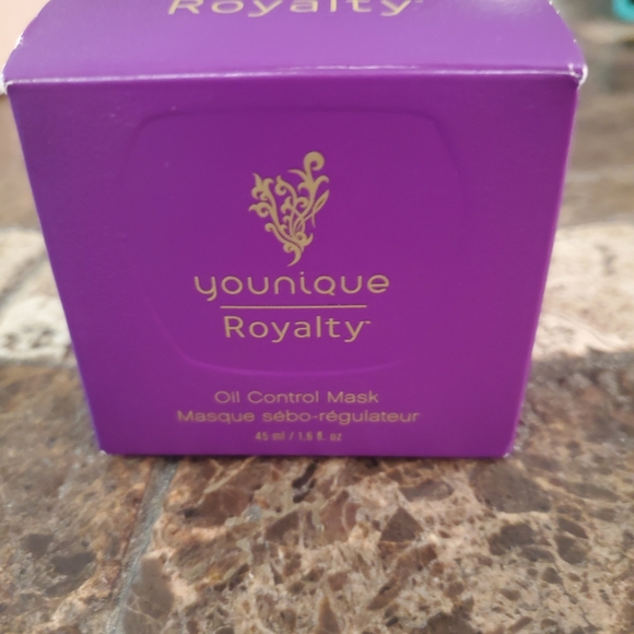 Younique oil control Mask new in package - Picture 3 of 4